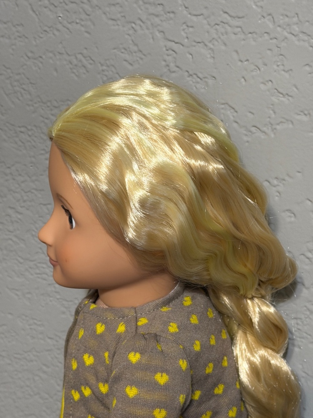 Our Generation 18” Hair Grow Doll Blonde with Streaks & Brown Eyes - Picture 10 of 15